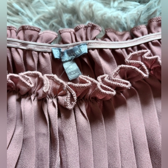 Charlotte Russe pleated top - Picture 6 of 9